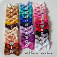 Load image into Gallery viewer, Ribbon Brooch