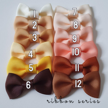 Load image into Gallery viewer, Ribbon Brooch