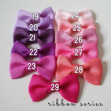 Load image into Gallery viewer, Ribbon Brooch
