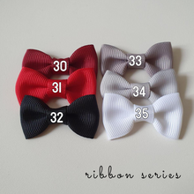 Load image into Gallery viewer, Ribbon Brooch