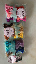 Load image into Gallery viewer, Ribbon Brooch