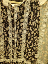 Load image into Gallery viewer, Bunga Lace Dress
