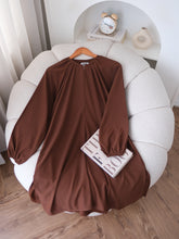 Load image into Gallery viewer, DF Basic Raglan Blouse
