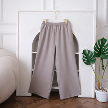 Load image into Gallery viewer, DF Naura Pants
