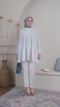 Load and play video in Gallery viewer, DF Sofi Blouse
