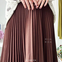 Load image into Gallery viewer, Pleated Skirt
