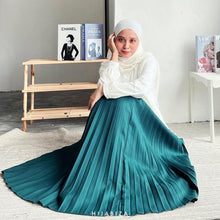 Load image into Gallery viewer, Pleated Skirt

